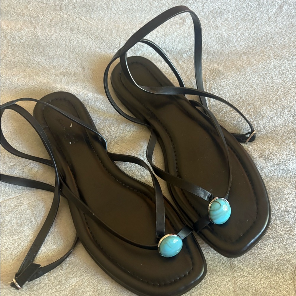 Universal Thread Women’s Black Strappy Sandals with Turquoise Accent - Picture 8 of 9